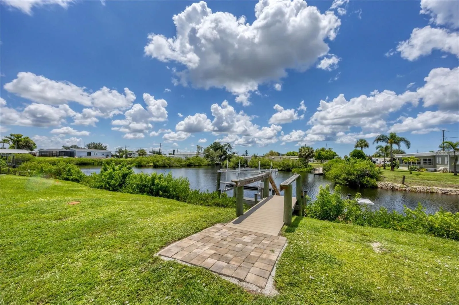 1200 SEAHORSE LN