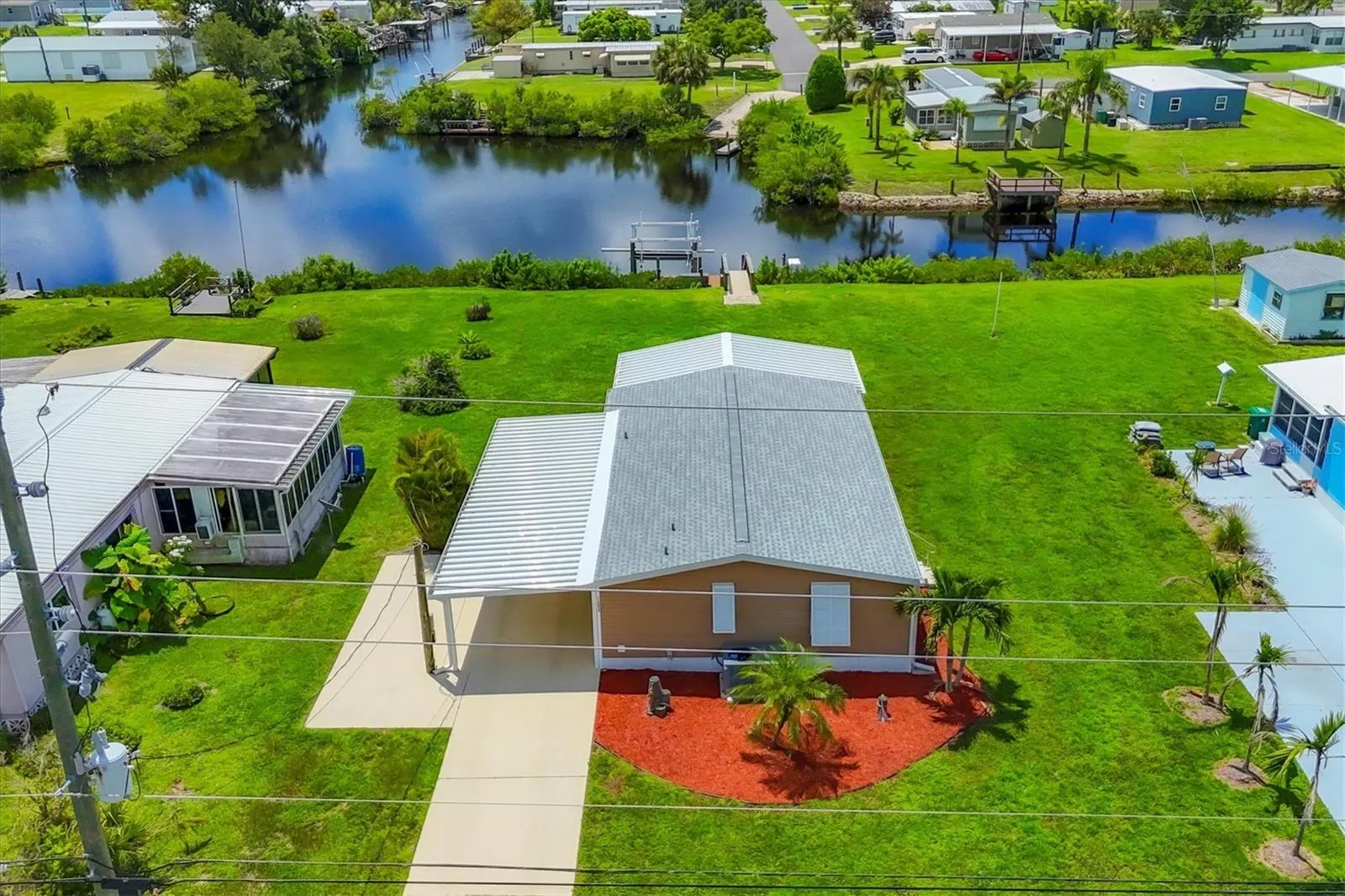 1200 SEAHORSE LN