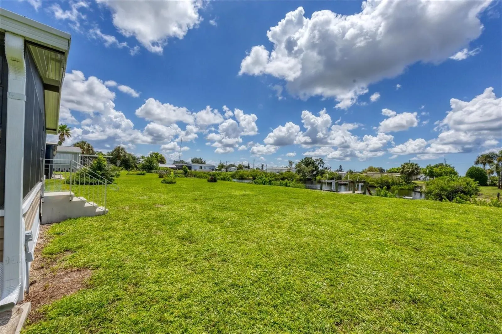 1200 SEAHORSE LN