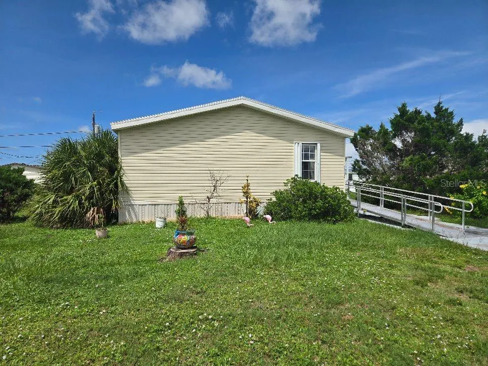 1366 FLAMINGO DR