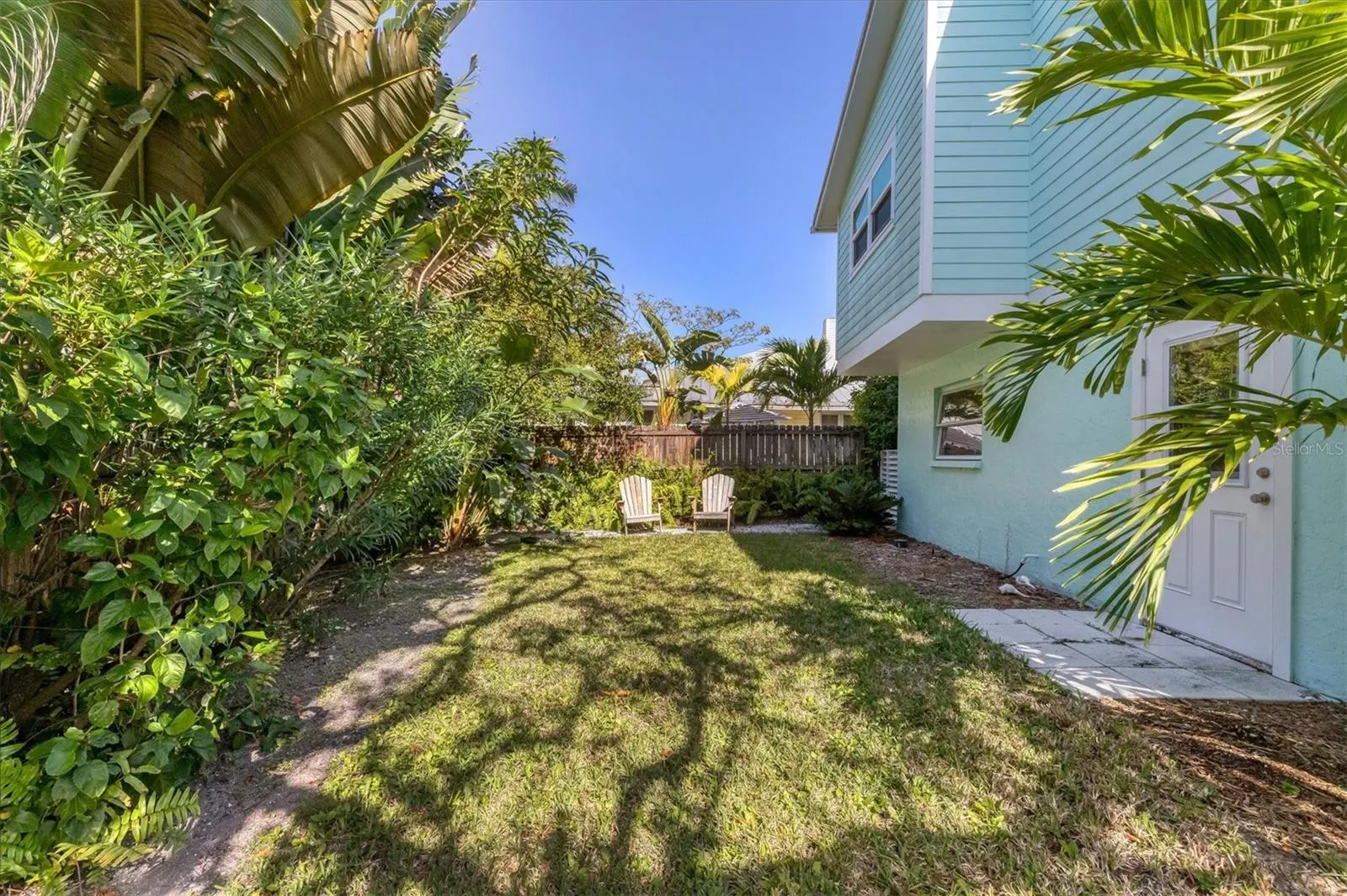 261 LEE AVE