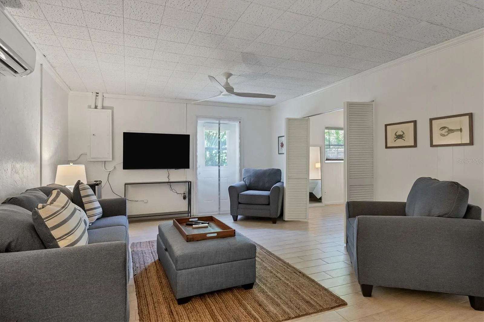 261 LEE AVE