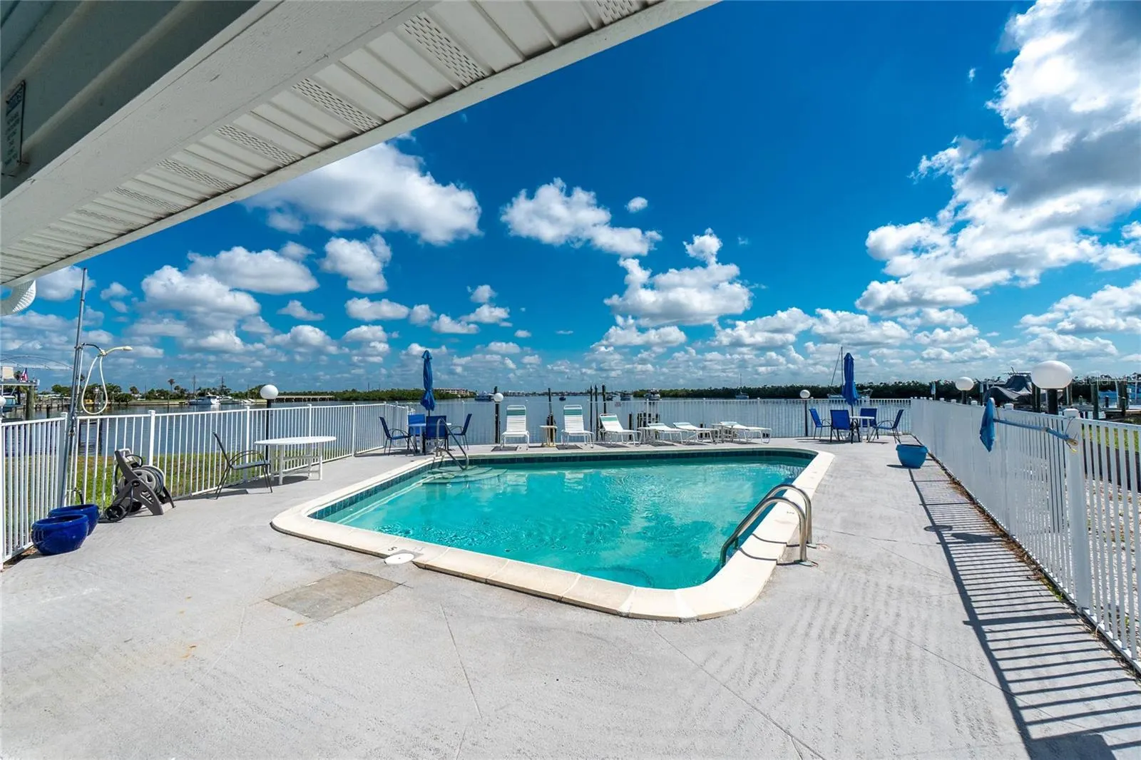 1745 GULF BLVD #11, #11