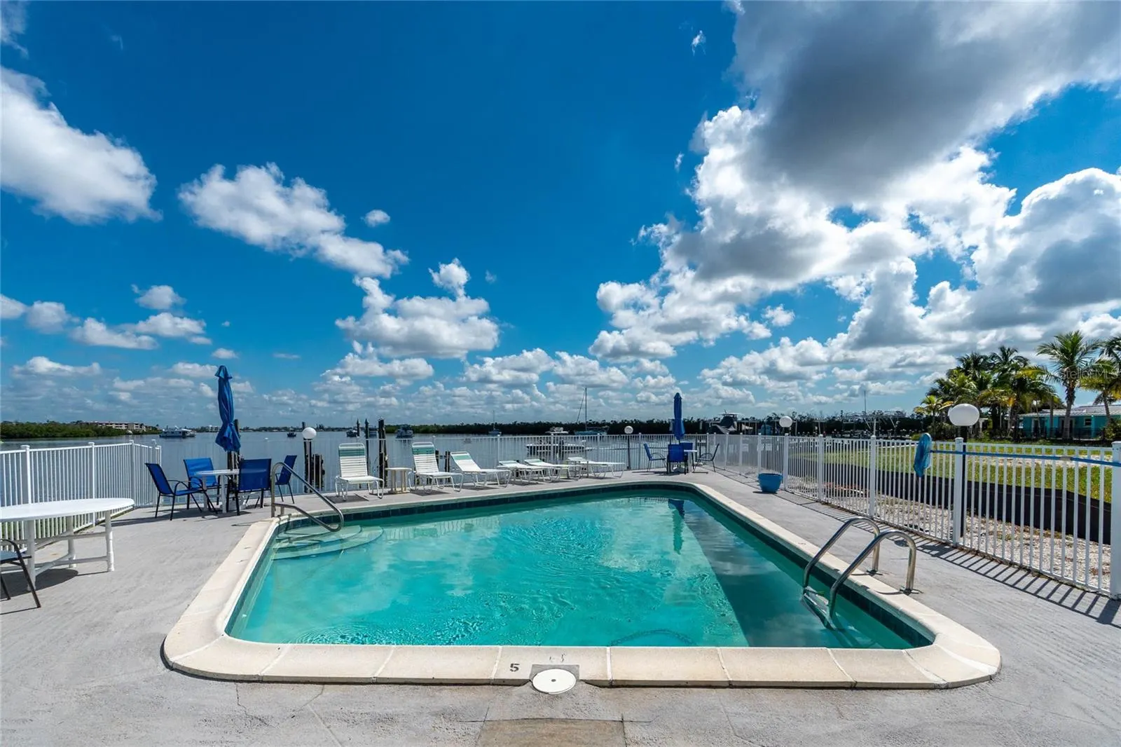 1745 GULF BLVD #11, #11