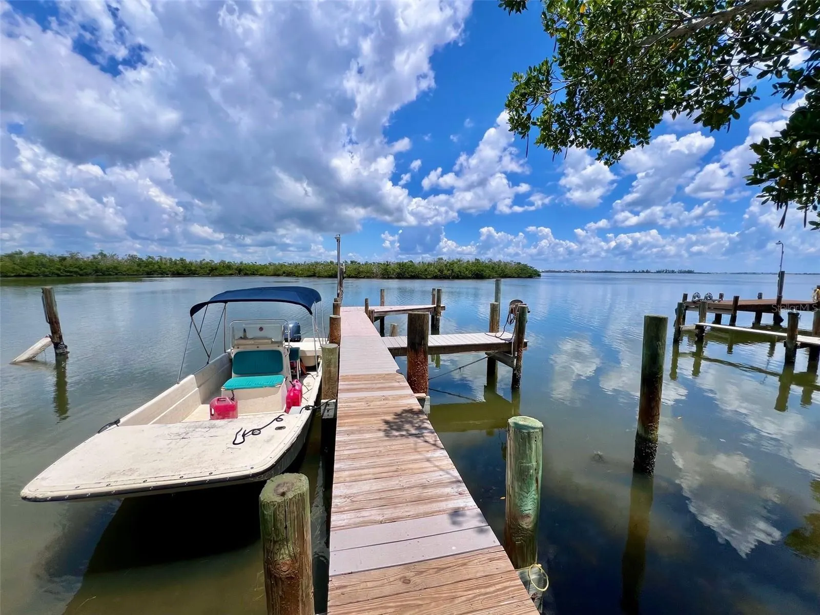 8080 LITTLE GASPARILLA IS