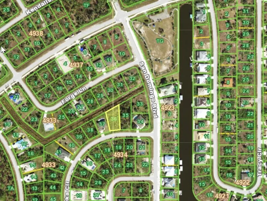 8418 TOPEKA CIR