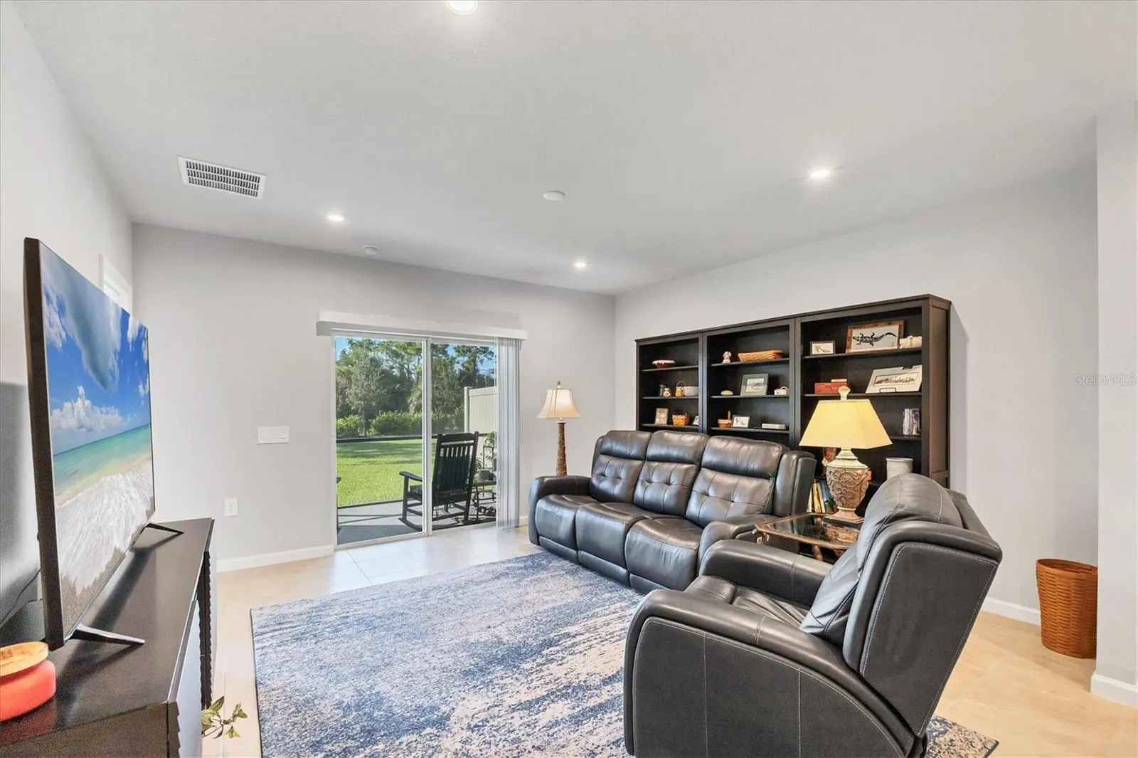 1958 W PALMS DR