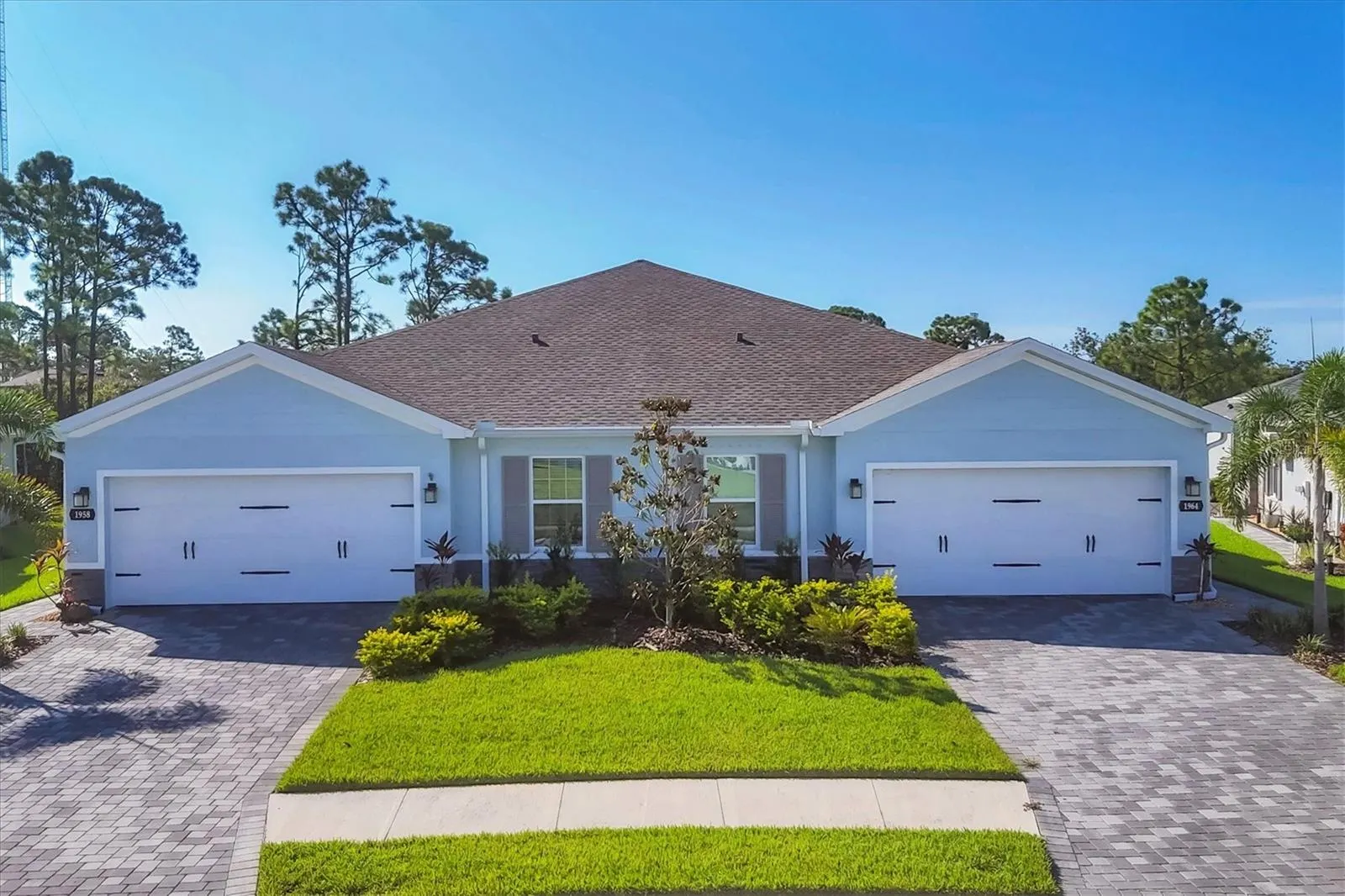 1958 W PALMS DR