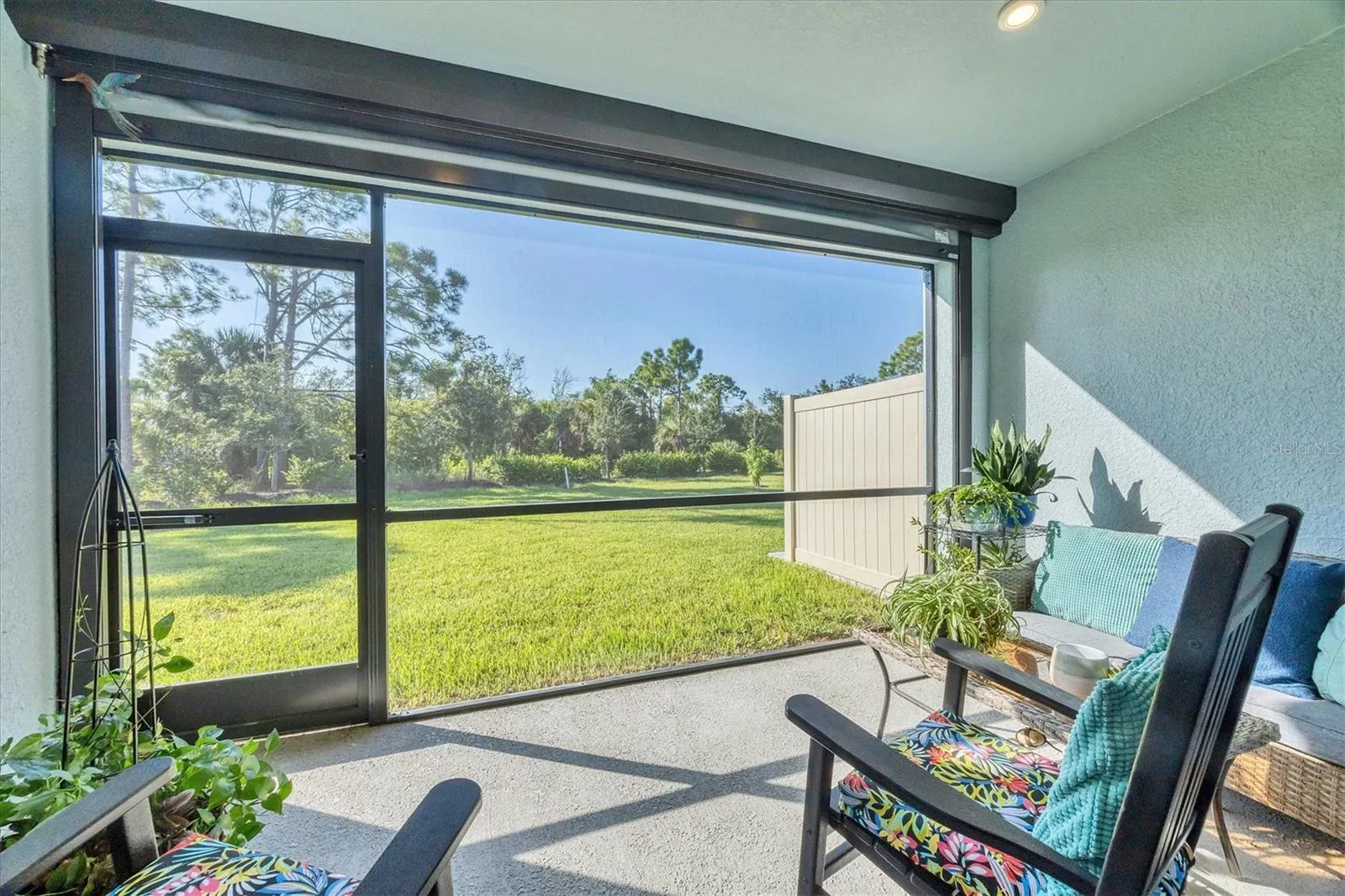 1958 W PALMS DR