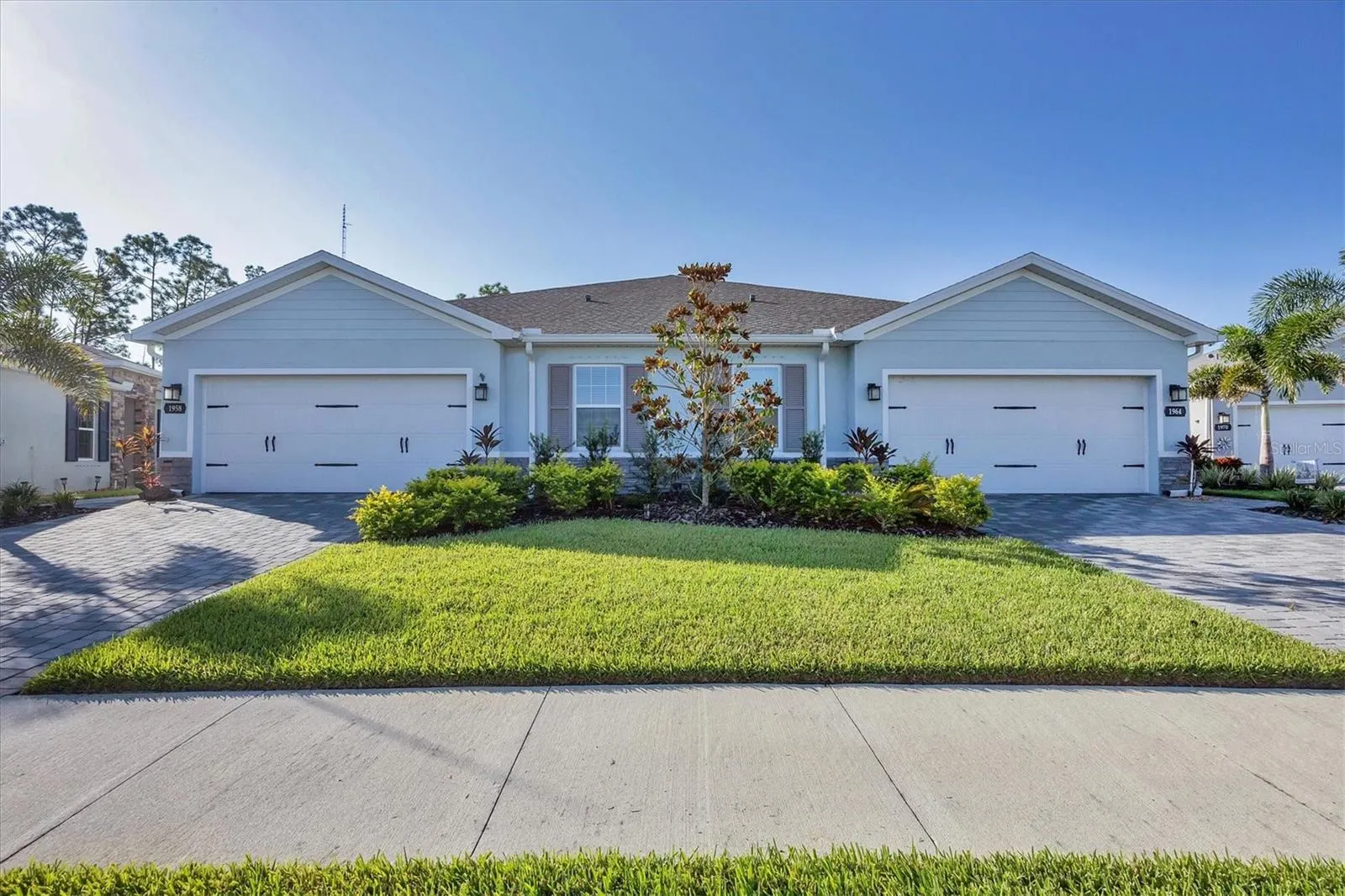 1958 W PALMS DR