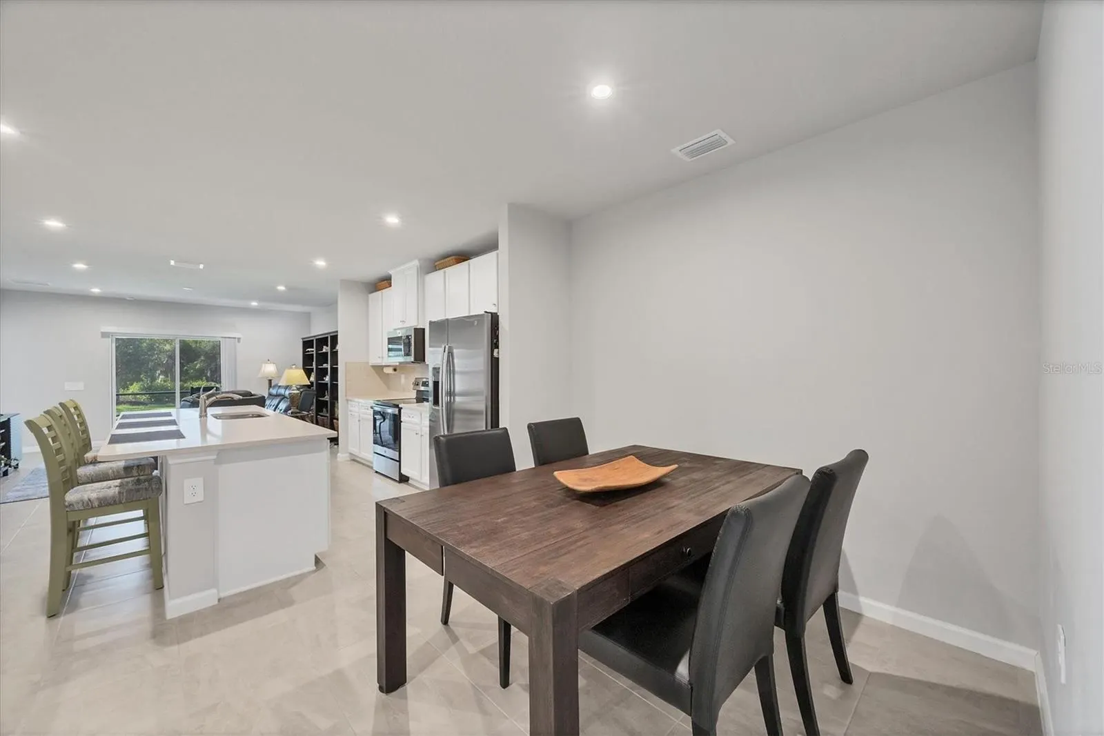 1958 W PALMS DR