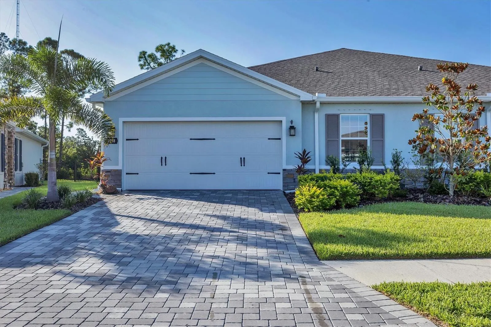 1958 W PALMS DR