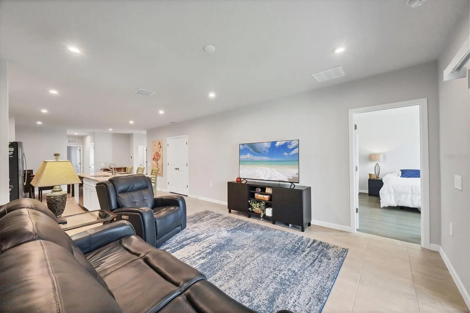 1958 W PALMS DR