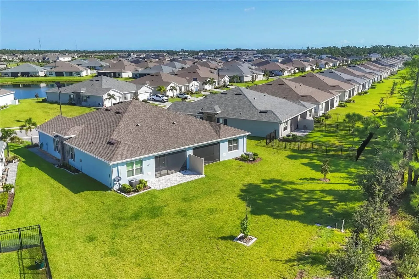 1958 W PALMS DR
