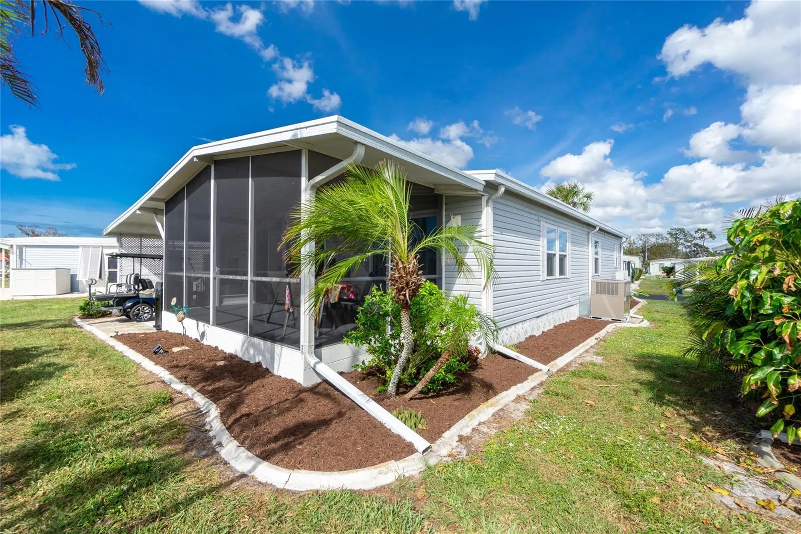 44 N ESPLANADE ST