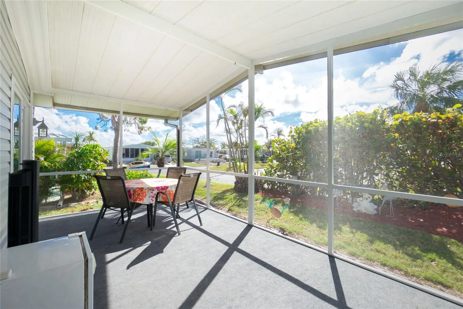 44 N ESPLANADE ST