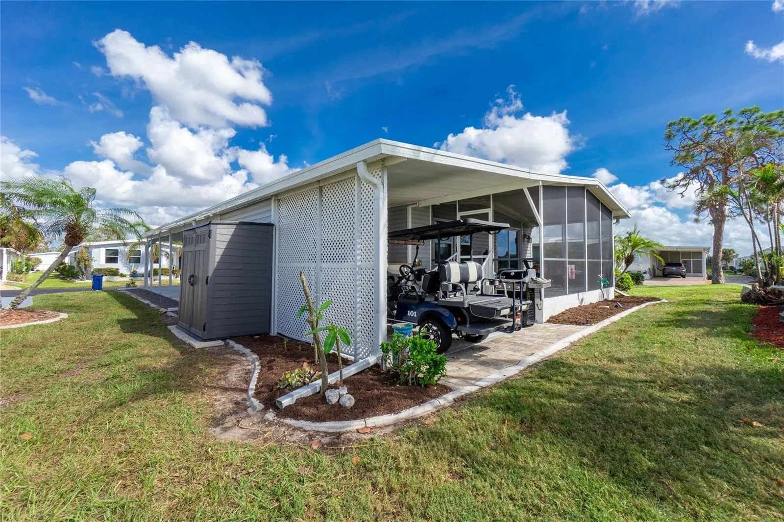 44 N ESPLANADE ST