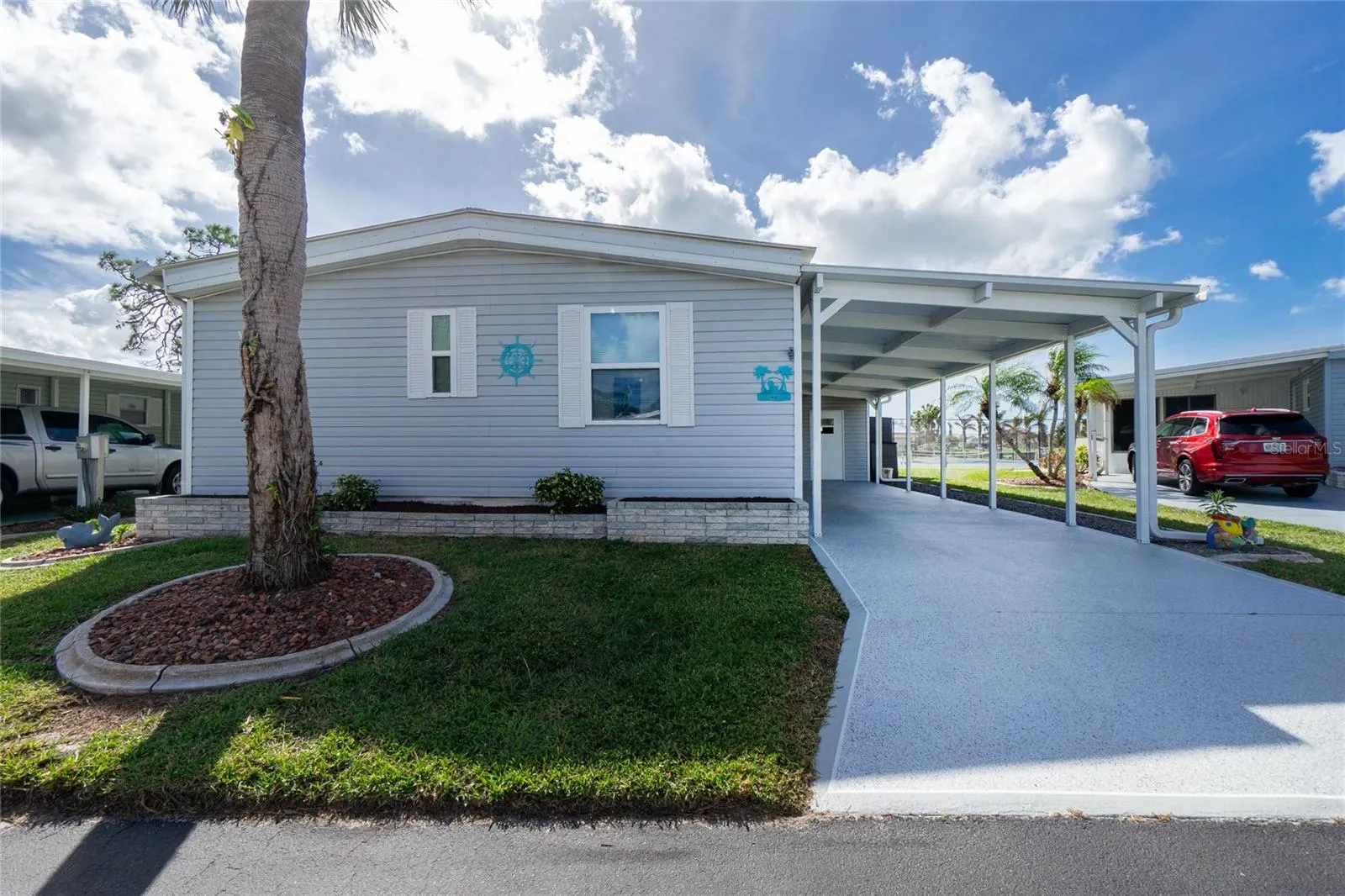 44 N ESPLANADE ST
