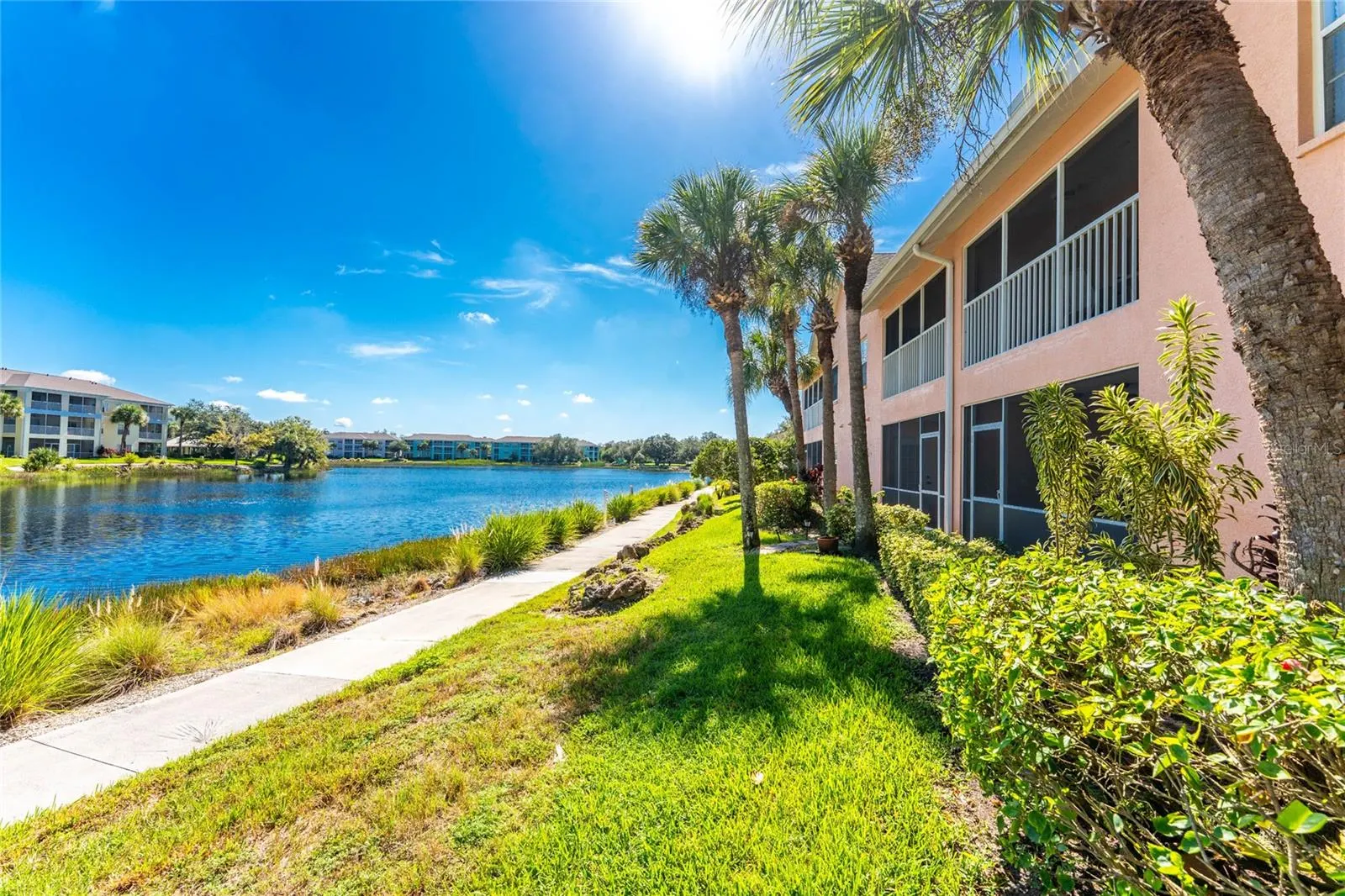 1091 LIVE OAK CIR #102, #102