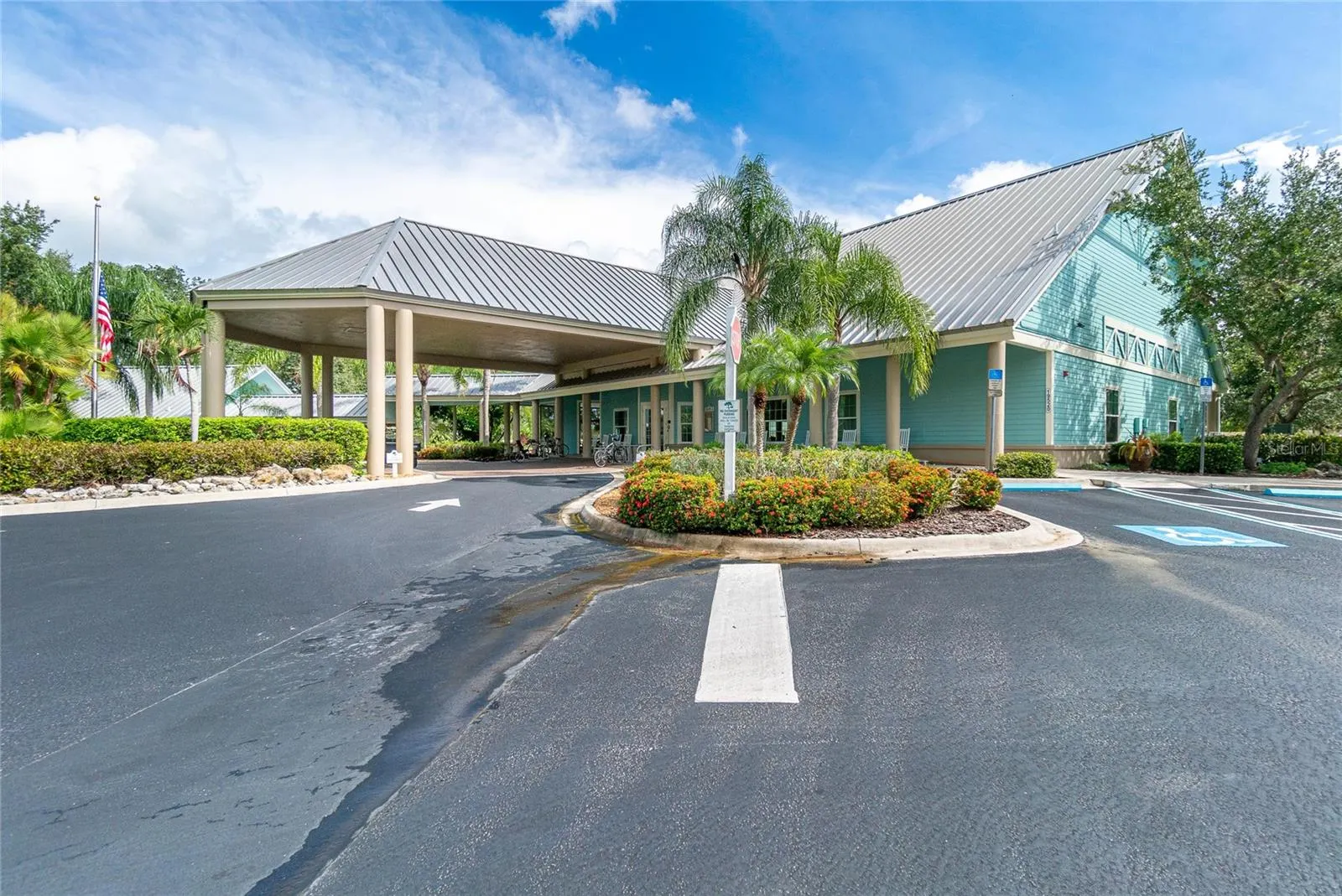 1091 LIVE OAK CIR #102, #102