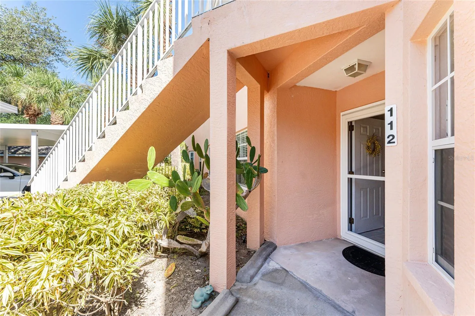 1091 LIVE OAK CIR #102, #102