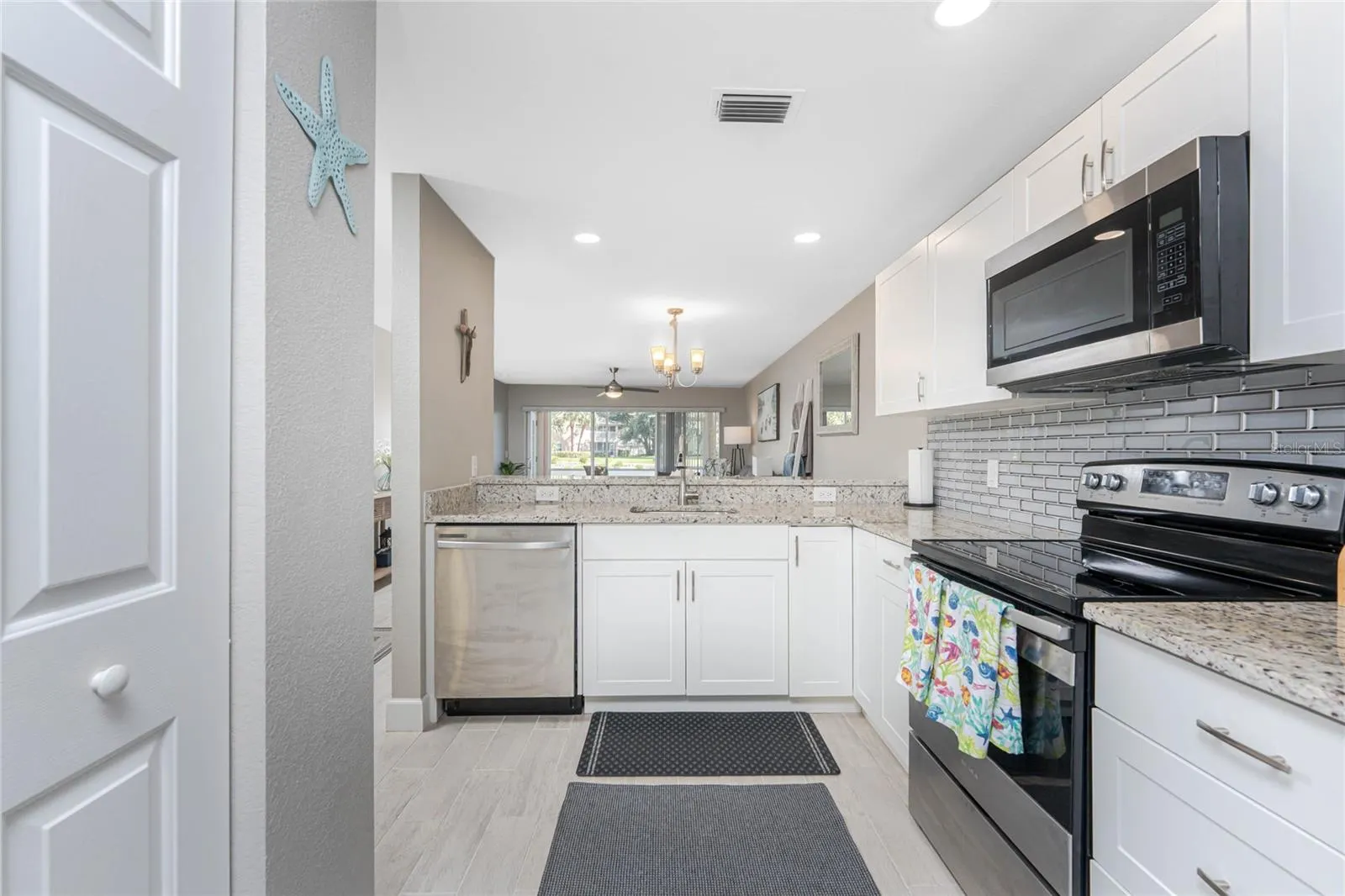 1091 LIVE OAK CIR #102, #102