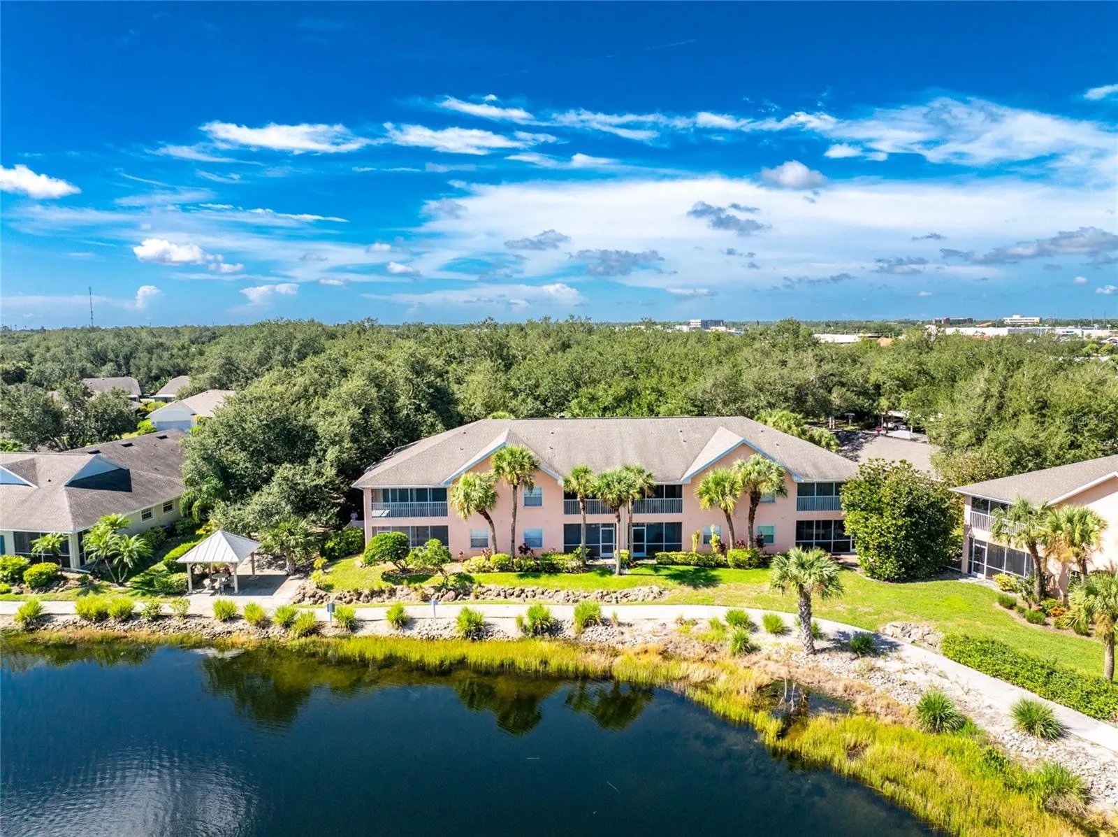 1091 LIVE OAK CIR #102, #102