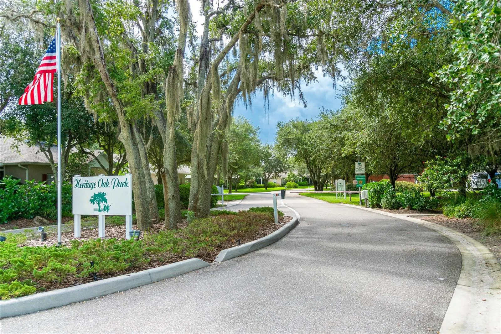 1091 LIVE OAK CIR #102, #102