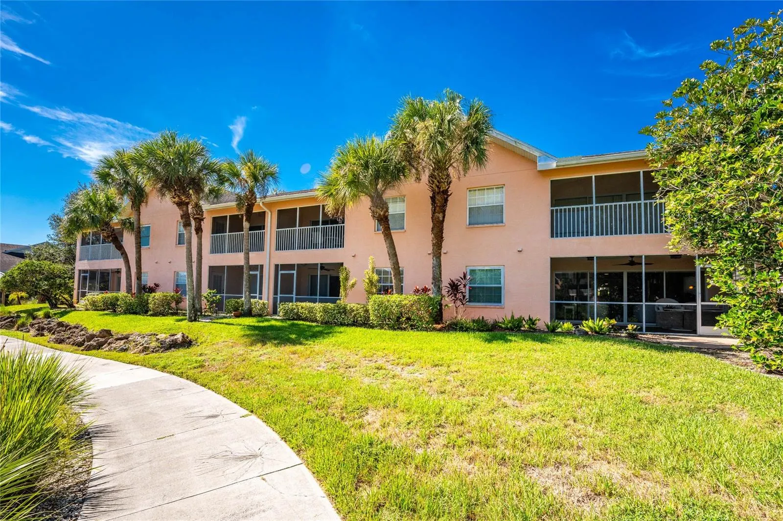 1091 LIVE OAK CIR #102, #102
