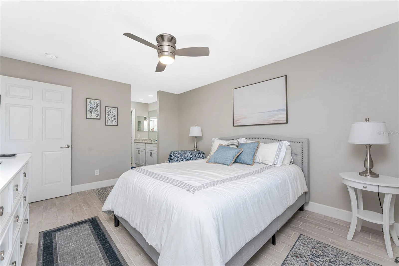 1091 LIVE OAK CIR #102, #102