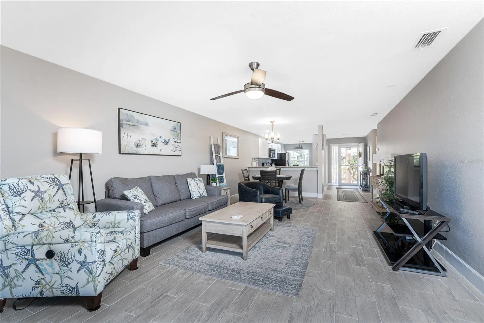 1091 LIVE OAK CIR #102, #102