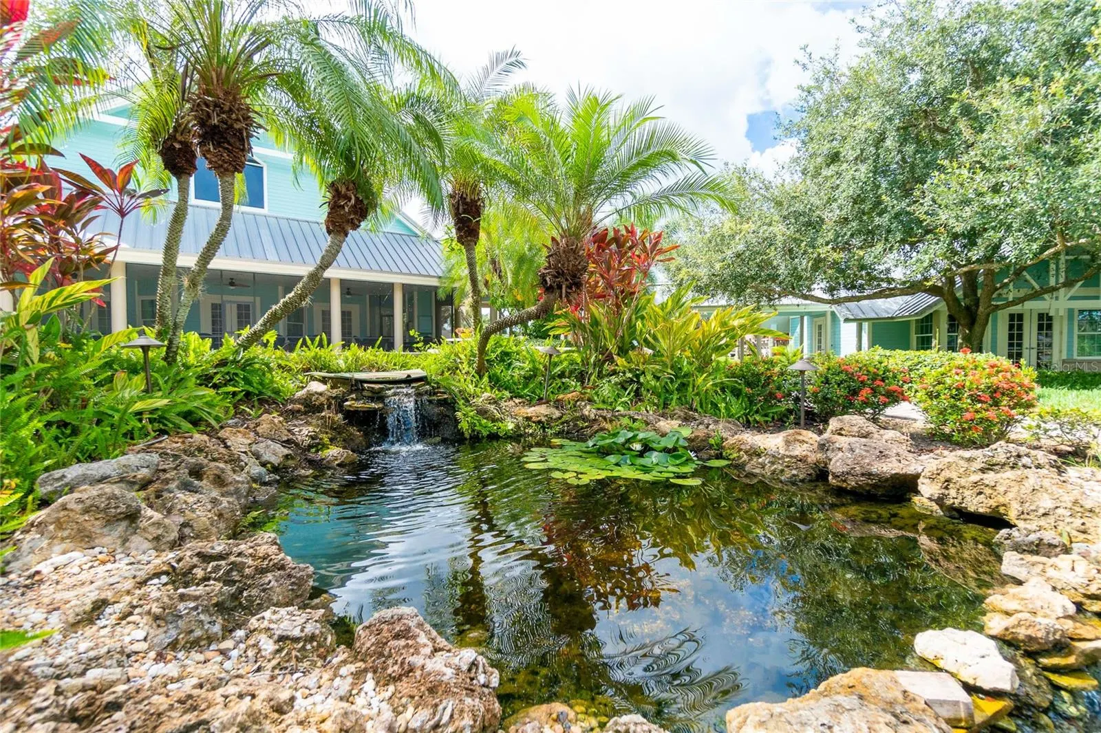 1091 LIVE OAK CIR #102, #102