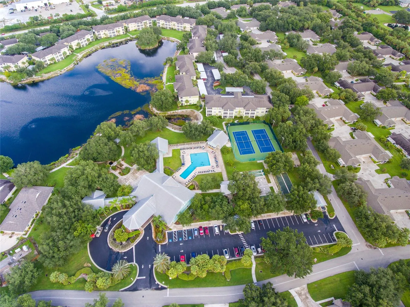 1091 LIVE OAK CIR #102, #102