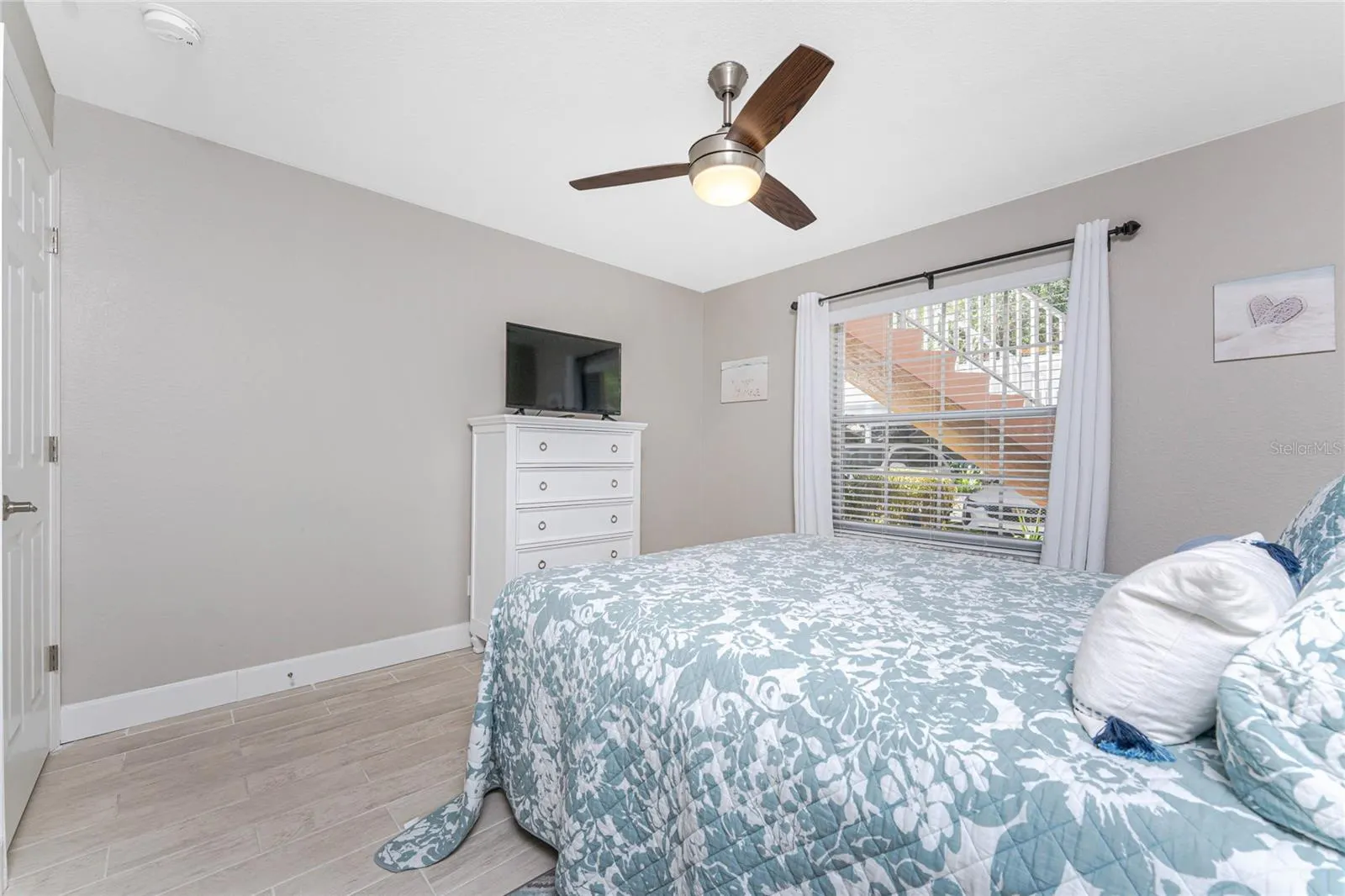 1091 LIVE OAK CIR #102, #102