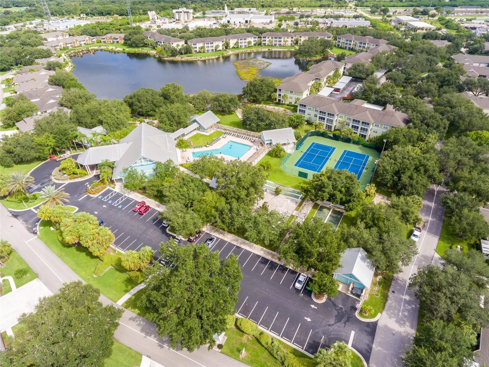 1091 LIVE OAK CIR #102, #102
