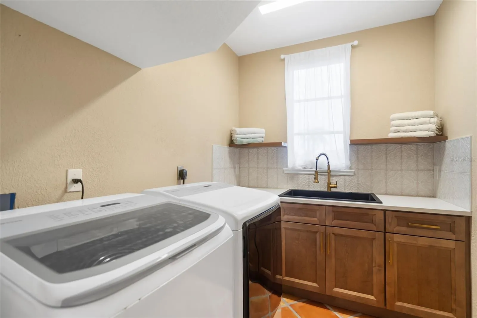 3805 SABA CT