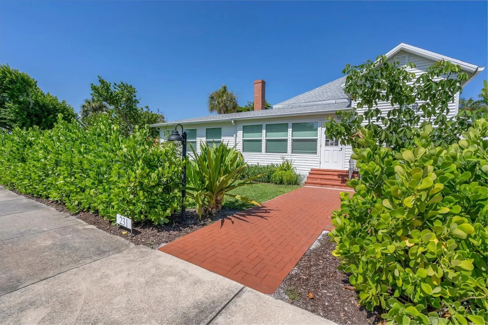 231 GILCHRIST AVE