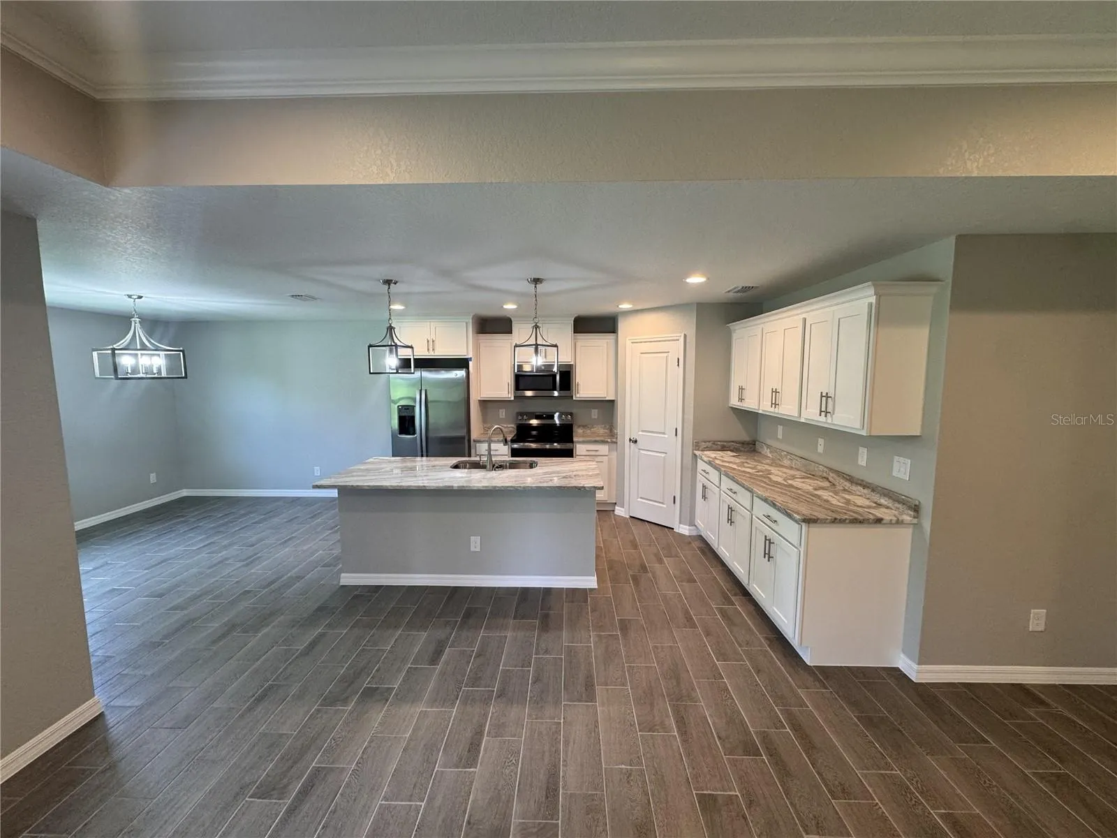 113 SPUR DR