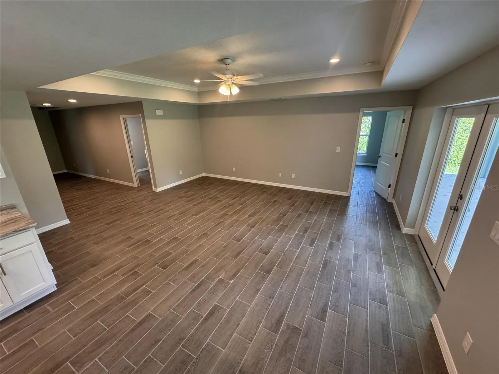 113 SPUR DR