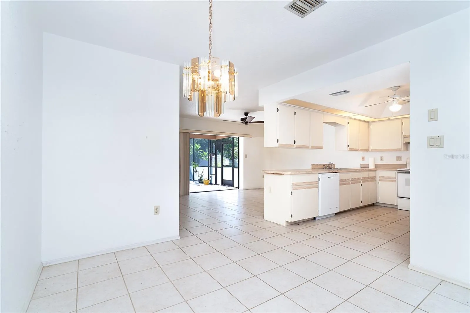 537 VERONA ST