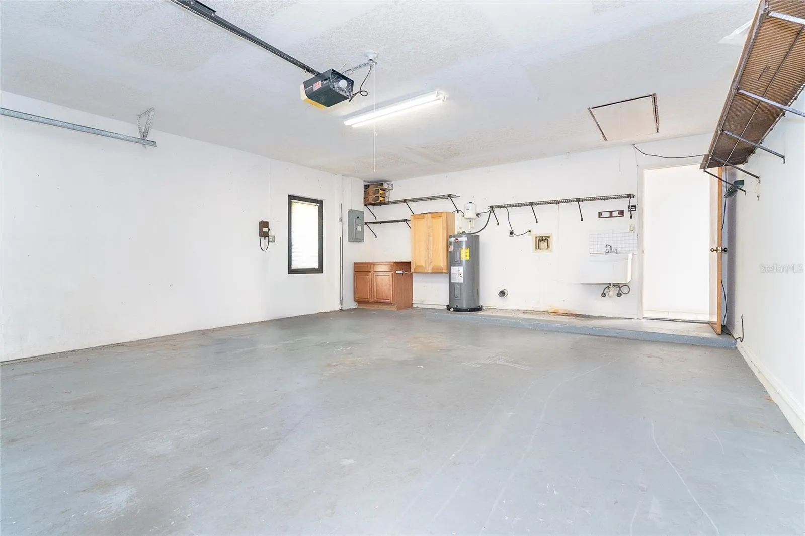 537 VERONA ST