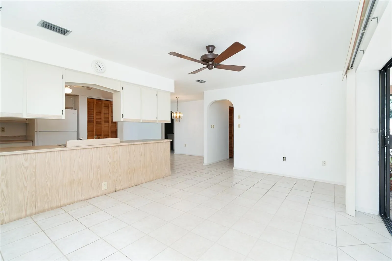 537 VERONA ST