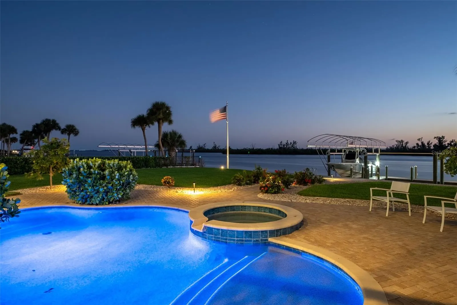 345 GREEN DOLPHIN DR