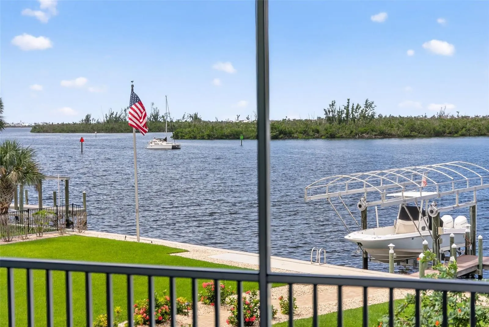 345 GREEN DOLPHIN DR