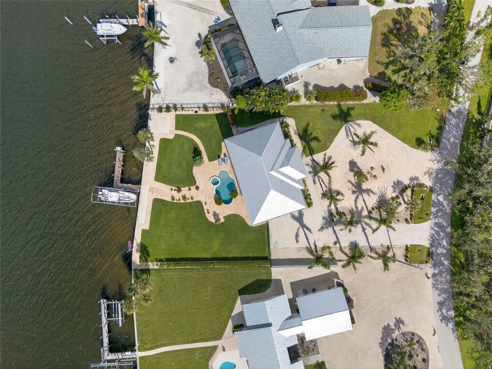 345 GREEN DOLPHIN DR