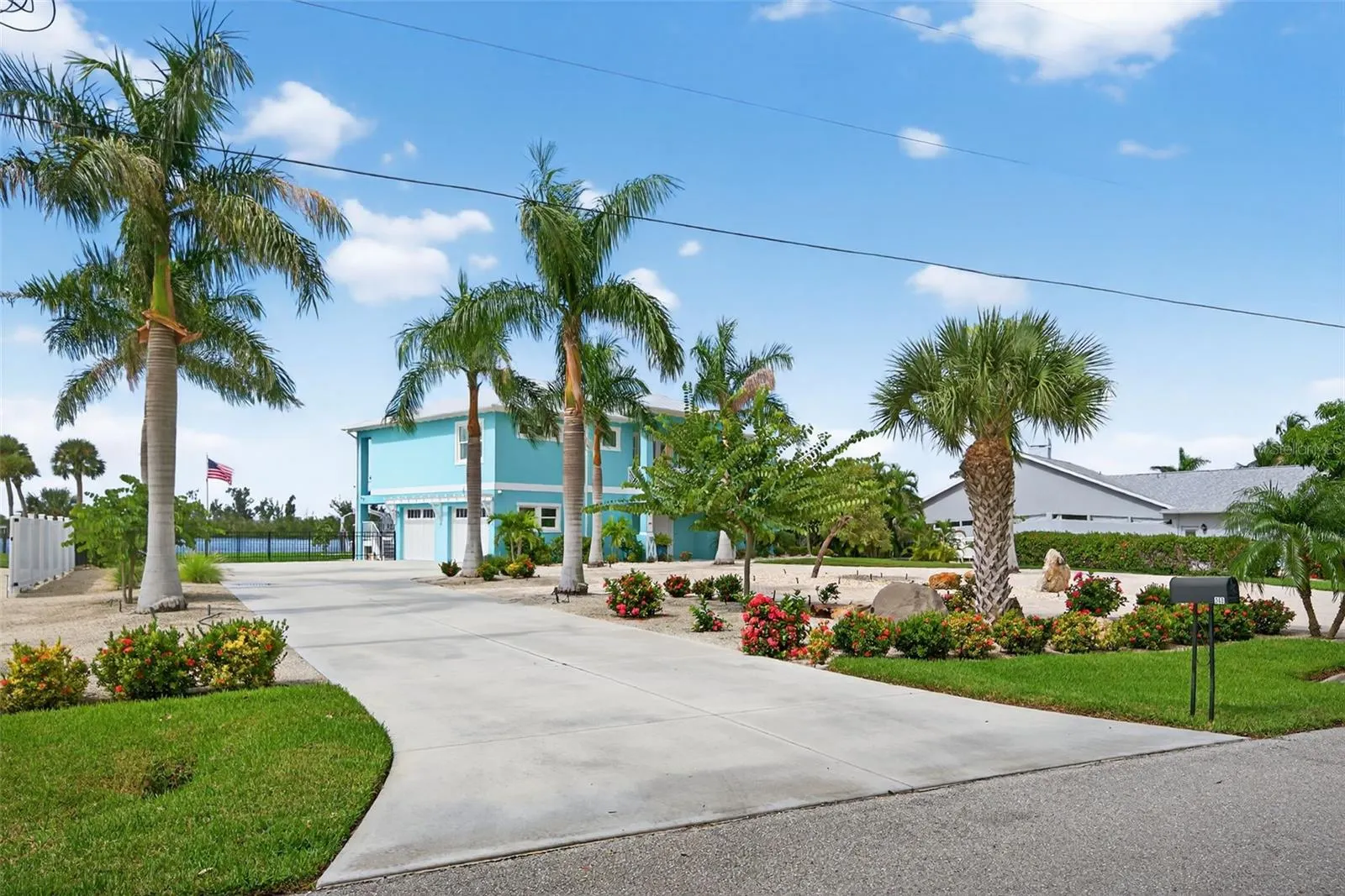 345 GREEN DOLPHIN DR
