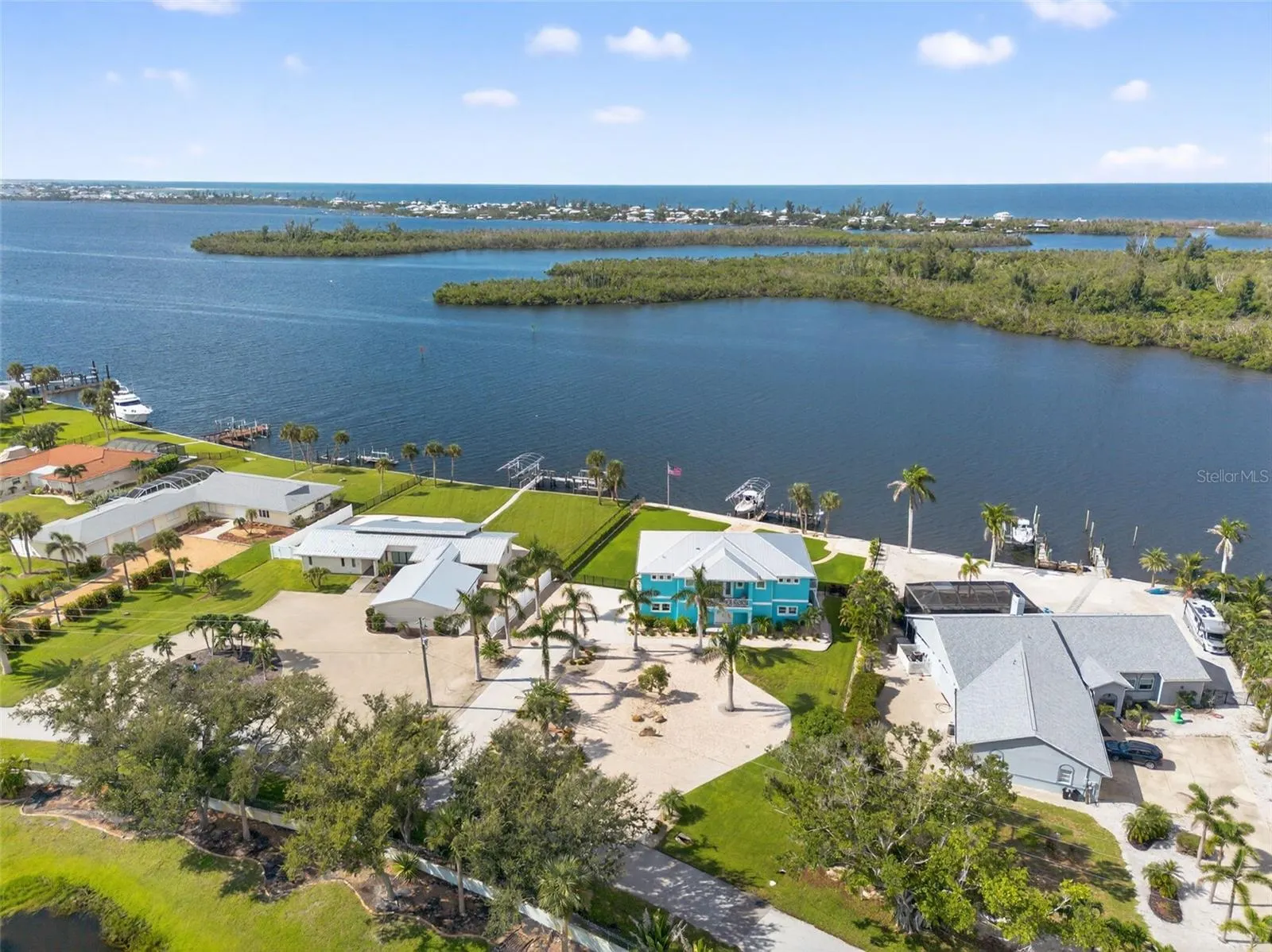 345 GREEN DOLPHIN DR