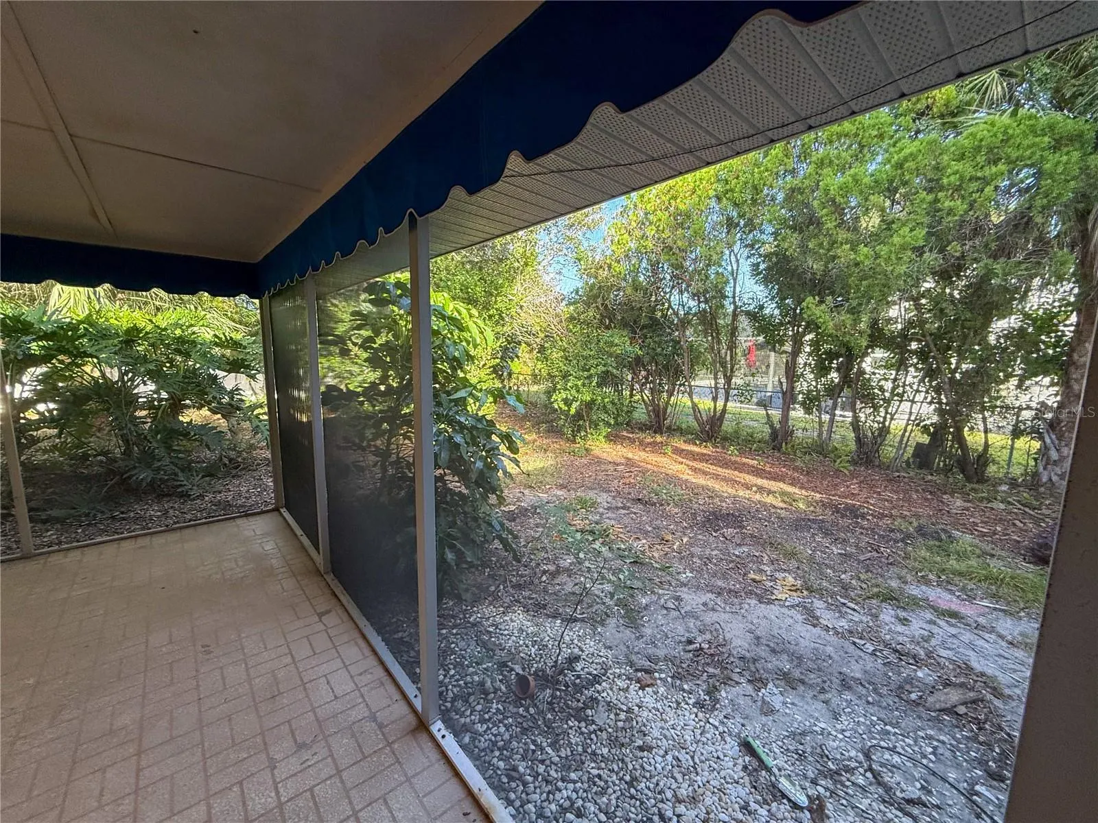 225 CHARDIN DR