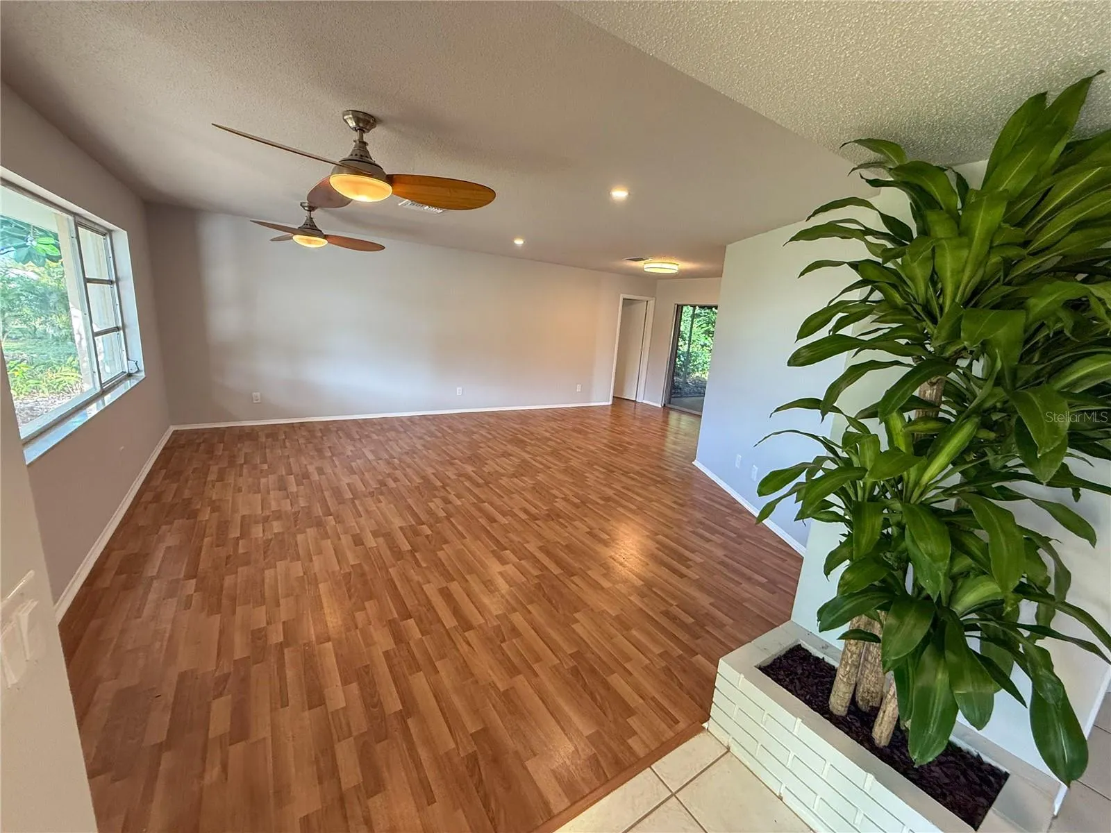 225 CHARDIN DR