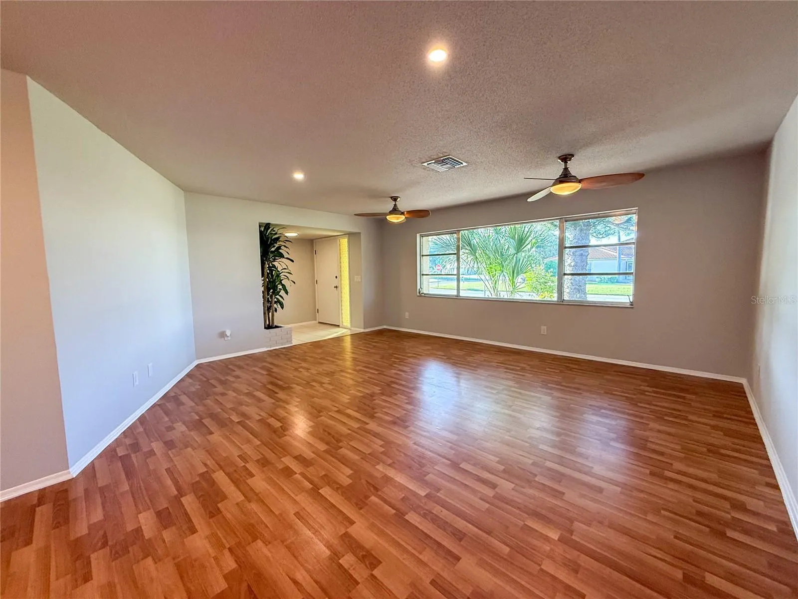 225 CHARDIN DR